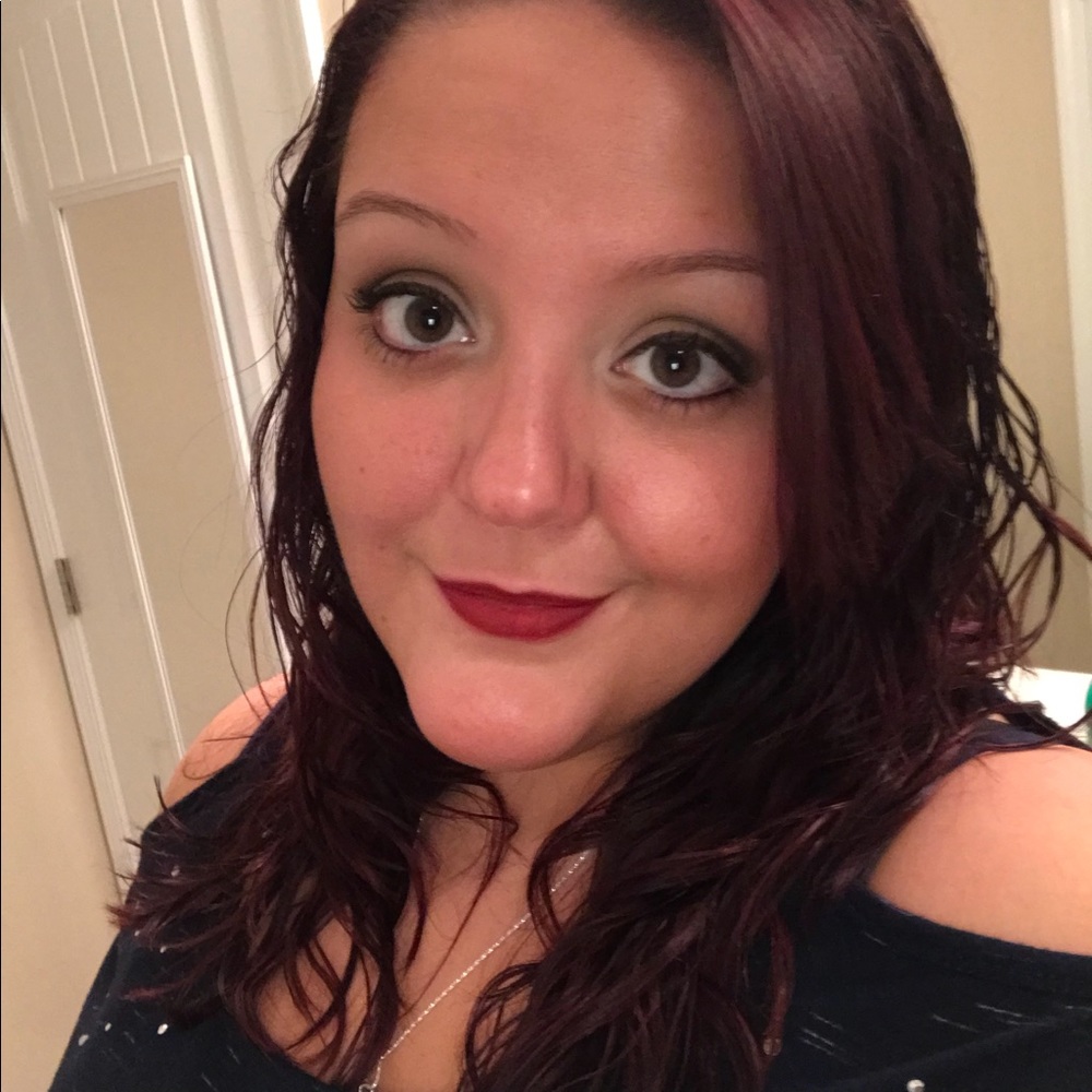 Meet your Posher, Laura